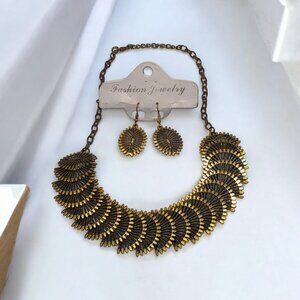 Elegant Vintage Gold-Tone Necklace & Earrings Set
